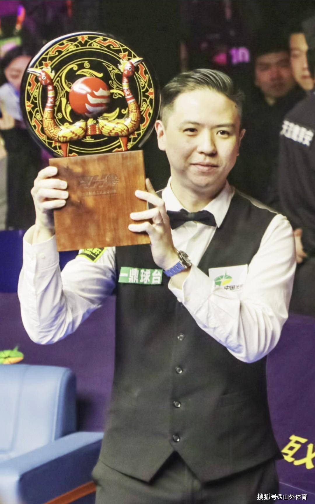 通过这些举 通过这些举